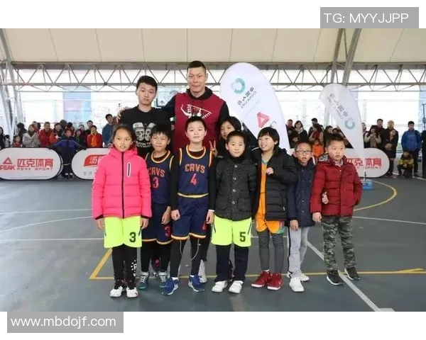 成都篮球队个人能力分析聚焦球员成长与团队协作的完美结合 成都篮球队个人能力分析聚焦球员成长与团队协作的完美结合