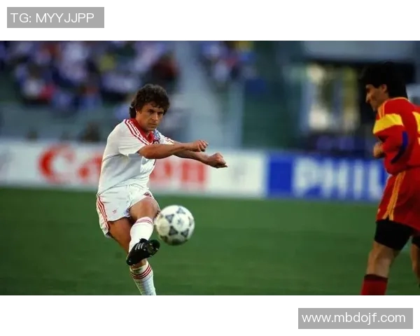 零零年足球明星的辉煌岁月与传奇故事回顾 零零年足球明星的辉煌岁月与传奇故事回顾